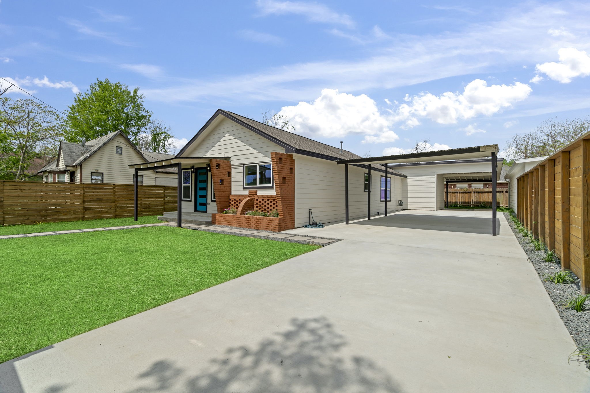 1009 Genova Street Houston, TX 77009 - Photo 4 of 36