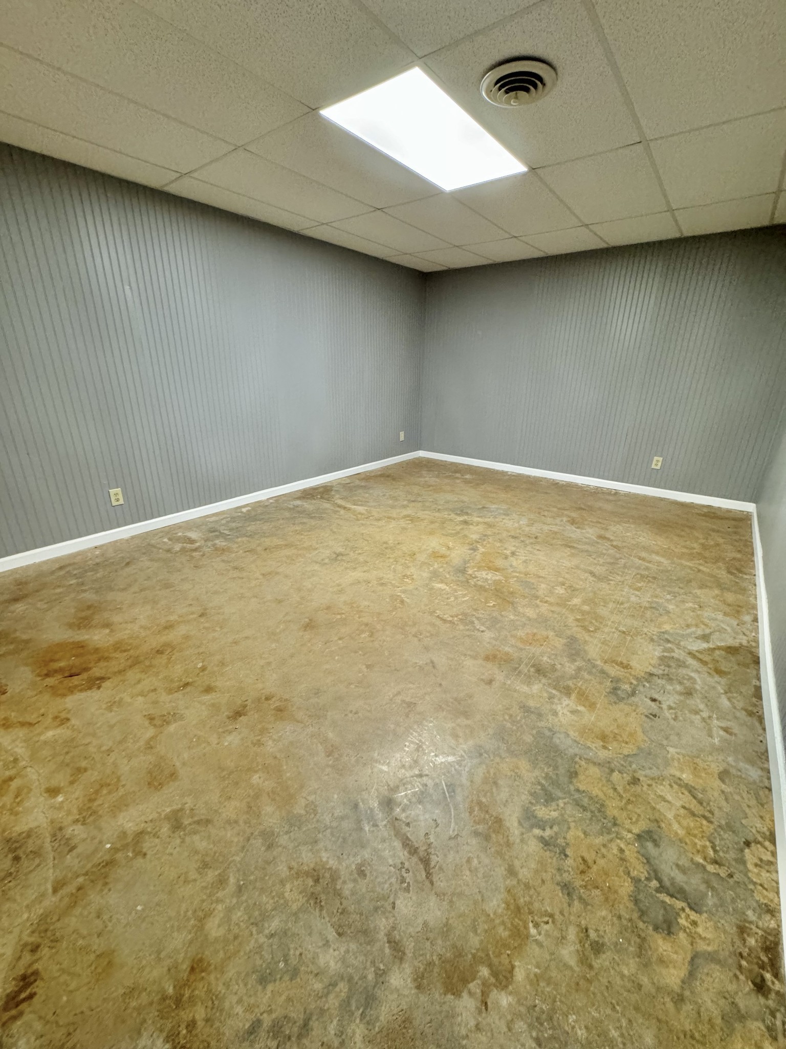 380 Lanning Road Lawrenceburg, TN 38464 - Photo 27 of 54 a view of empty room