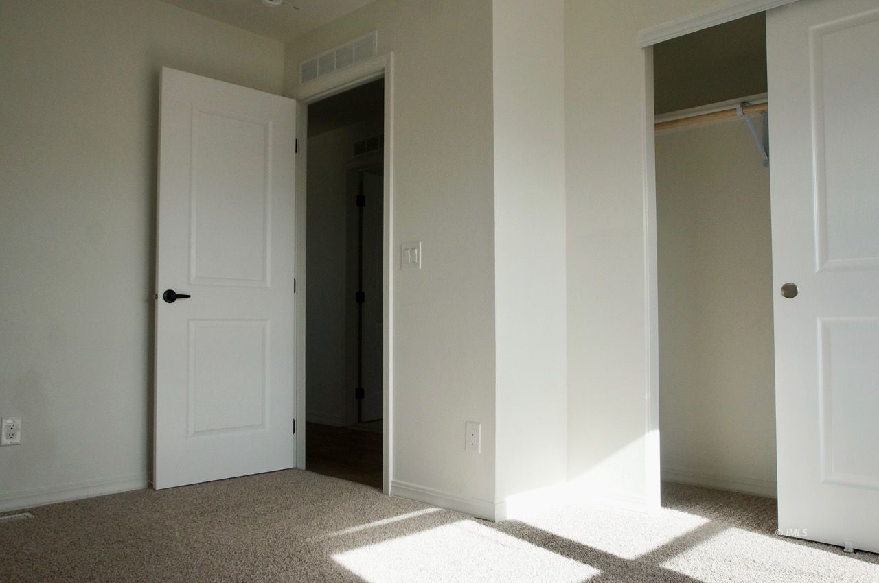 161 Tuolumne Road Bishop, CA 93514 - Photo 15 of 23 a view of bedroom