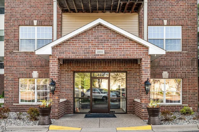$257,000 | 2231 North Penn Place, Unit 114, North St. Paul, MN 55109