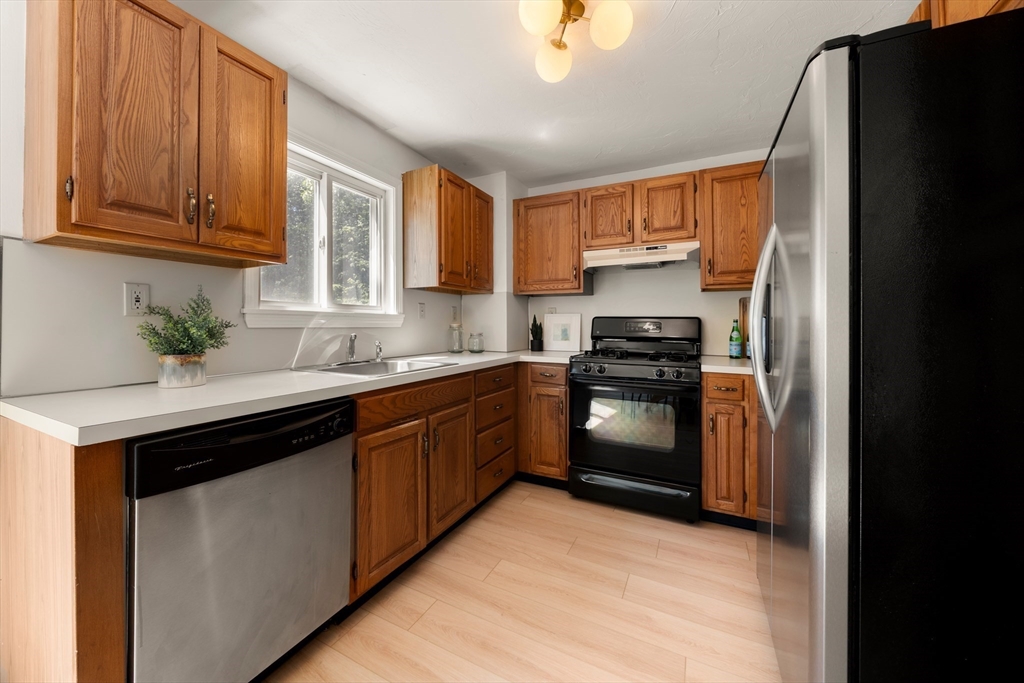 161 Winter Street, Unit 2 Hanson, MA 02341 - Photo 5 of 17