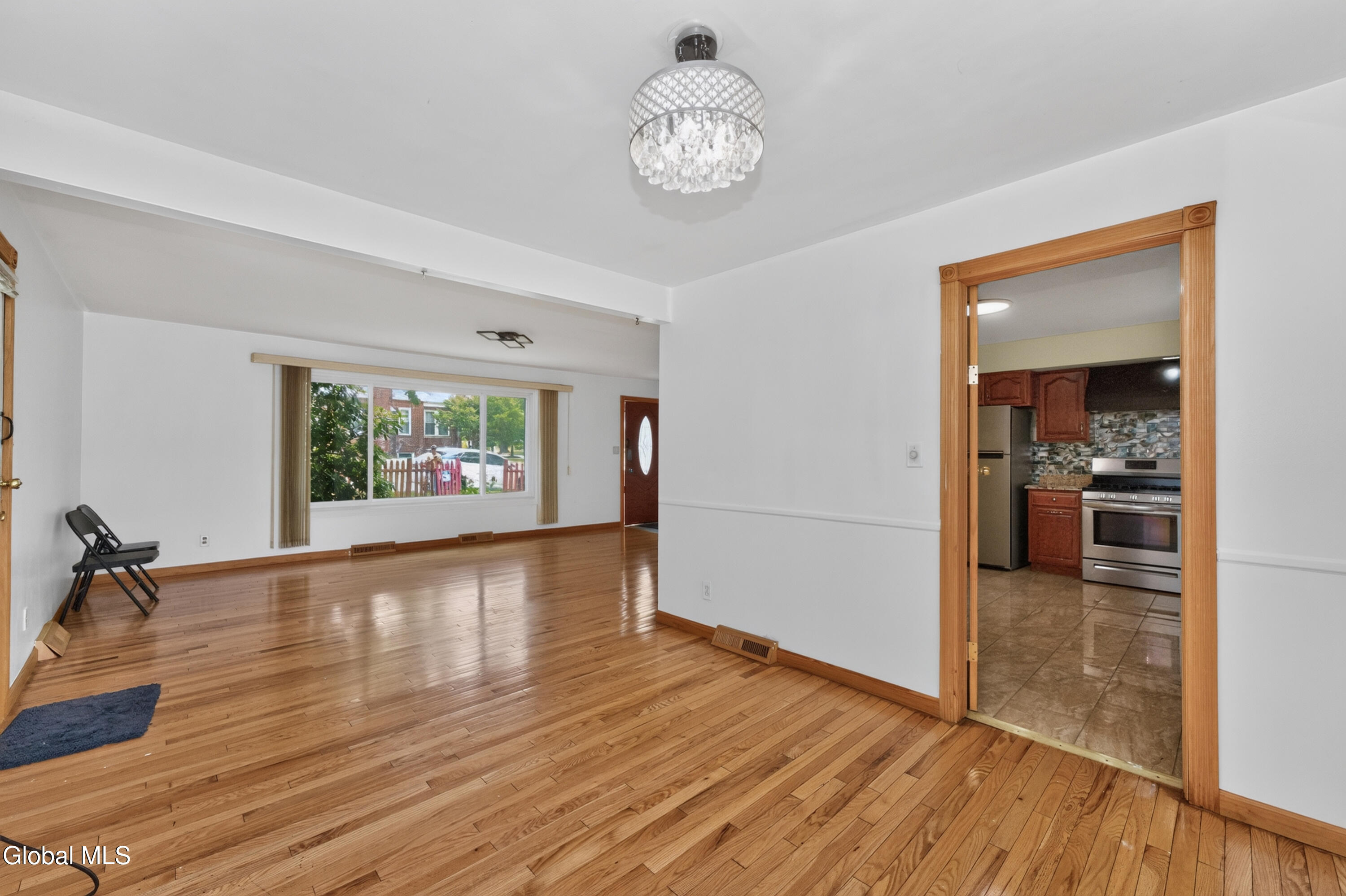 37 Marwill Street Albany, NY 12209 - Photo 8 of 33 2 Diningroom 3