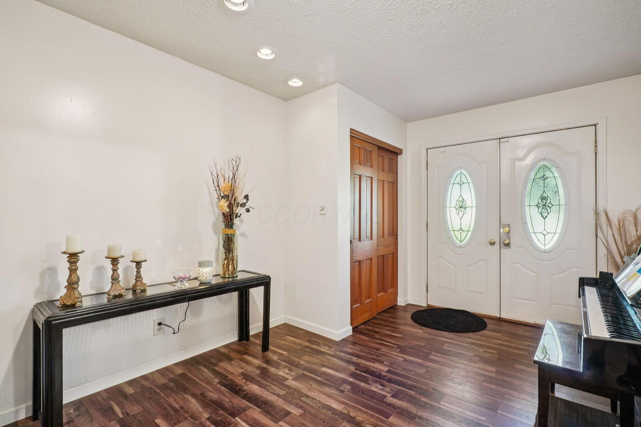 4575 Walburn Road Columbus, OH 43232 - Photo 5 of 61 3-web-or-mls-4575-walburn-rd