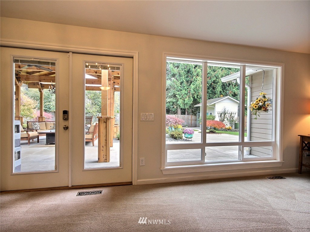 12258 156th Avenue Southeast Renton, WA 98059 - Photo 8 of 25 Gallery Image 8