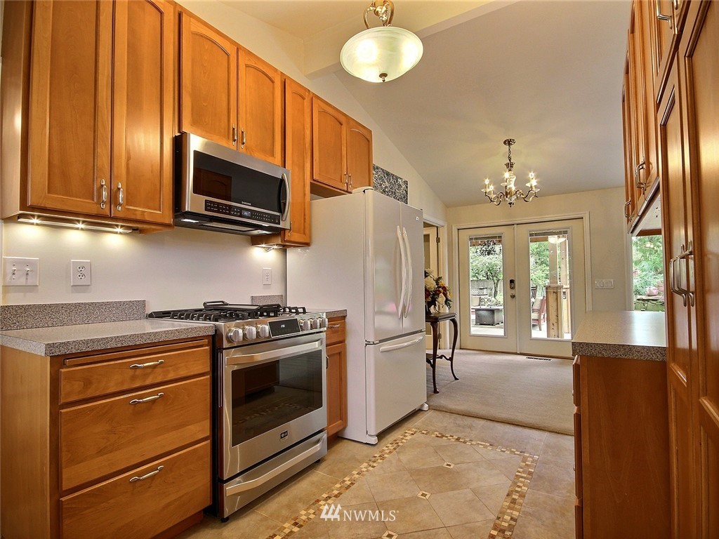 12258 156th Avenue Southeast Renton, WA 98059 - Photo 9 of 25 Gallery Image 9