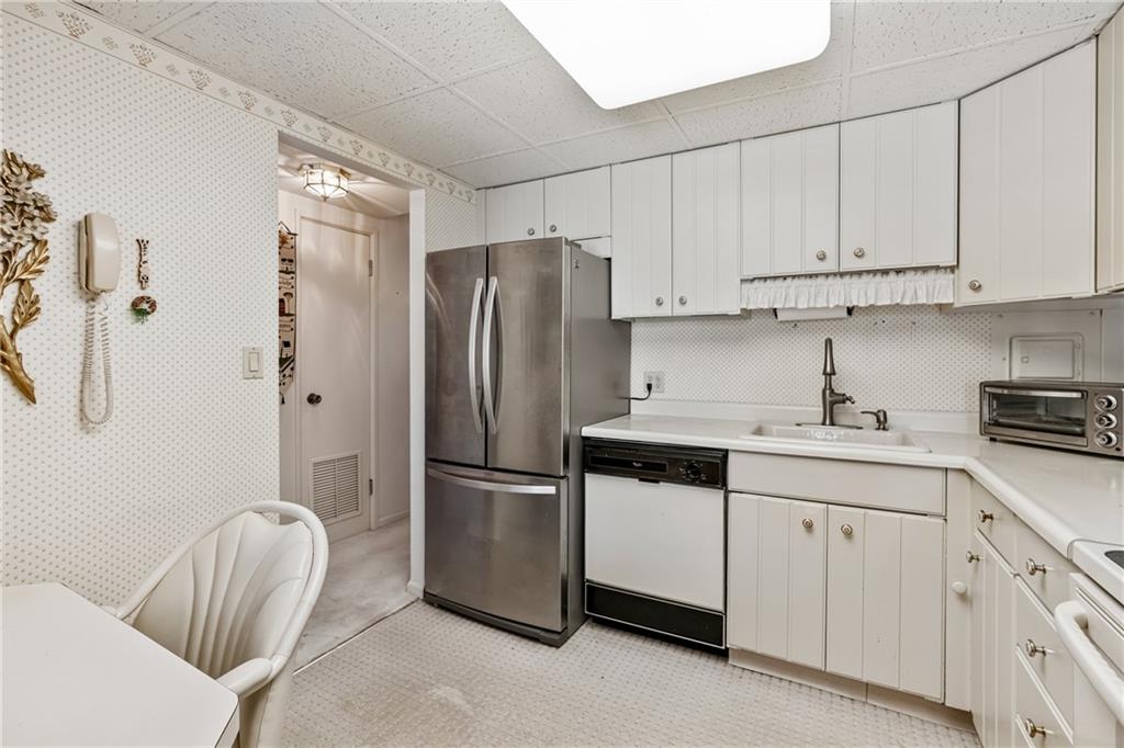 900 Washington Road, Unit 106 Mt. Lebanon, PA 15228 - Photo 13 of 39 Gallery Image 13