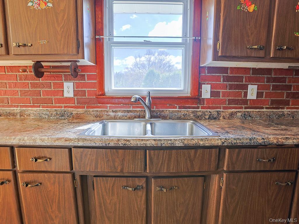 1871 Albany Post Road Wallkill, NY 12589 - Photo 20 of 43