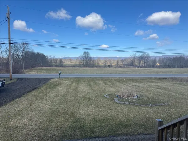 $375,000 | 1871 Albany Post Road, Wallkill, NY 12589