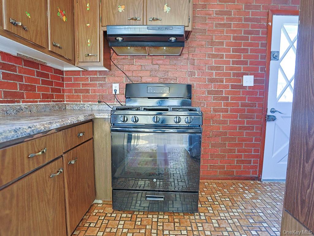 1871 Albany Post Road Wallkill, NY 12589 - Photo 21 of 43