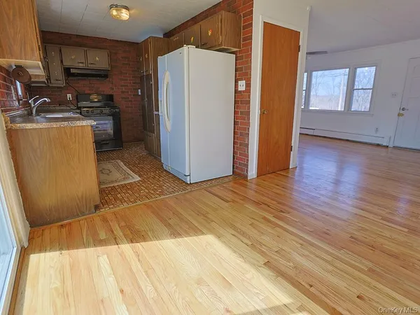 $375,000 | 1871 Albany Post Road, Wallkill, NY 12589