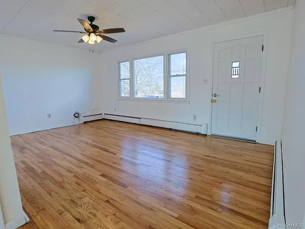 $375,000 | 1871 Albany Post Road, Wallkill, NY 12589