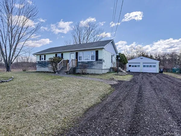 $375,000 | 1871 Albany Post Road, Wallkill, NY 12589