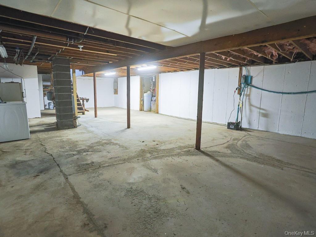 1871 Albany Post Road Wallkill, NY 12589 - Photo 39 of 43