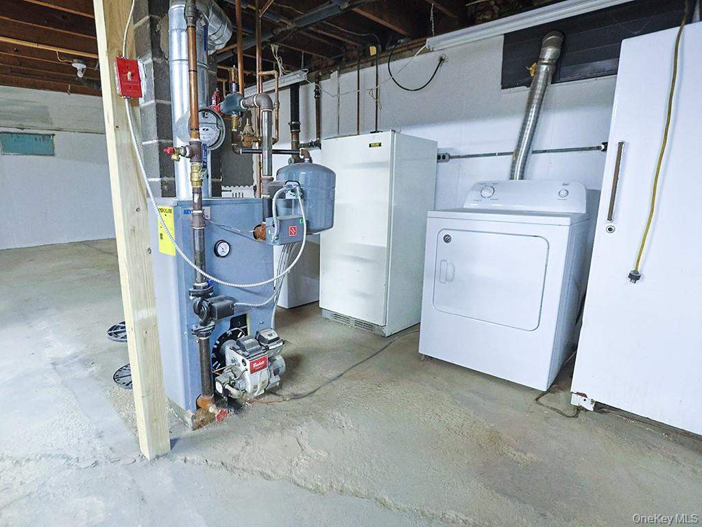 1871 Albany Post Road Wallkill, NY 12589 - Photo 40 of 43