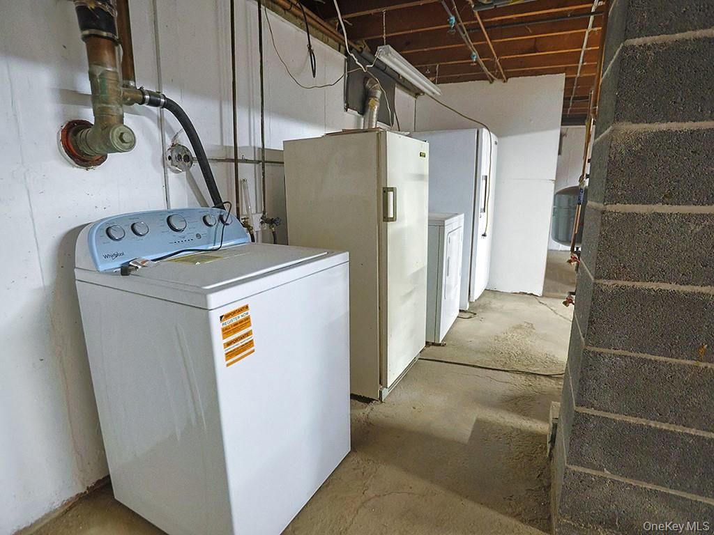 1871 Albany Post Road Wallkill, NY 12589 - Photo 41 of 43