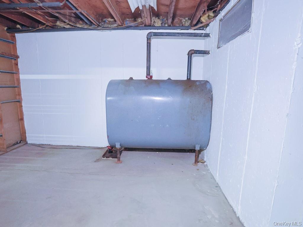 1871 Albany Post Road Wallkill, NY 12589 - Photo 42 of 43