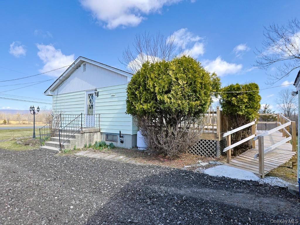 1871 Albany Post Road Wallkill, NY 12589 - Photo 6 of 43