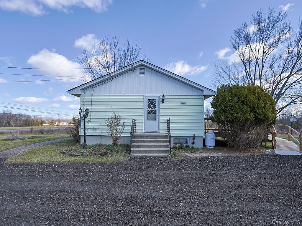 1871 Albany Post Road Wallkill, NY 12589 - Photo 7 of 43