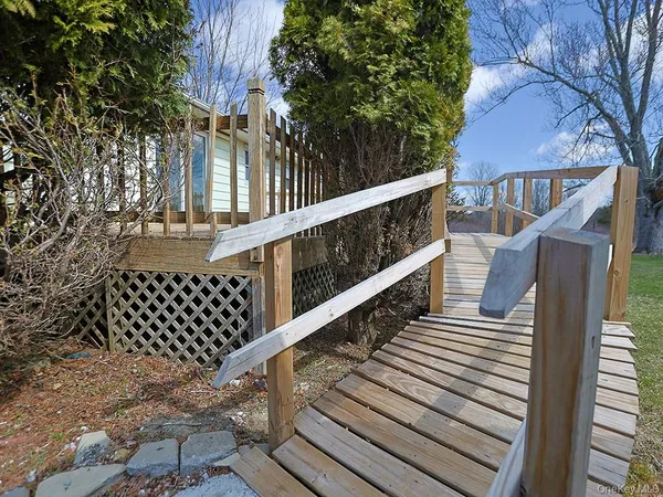 $375,000 | 1871 Albany Post Road, Wallkill, NY 12589