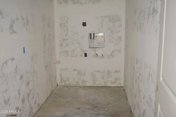 a view of a dry yard