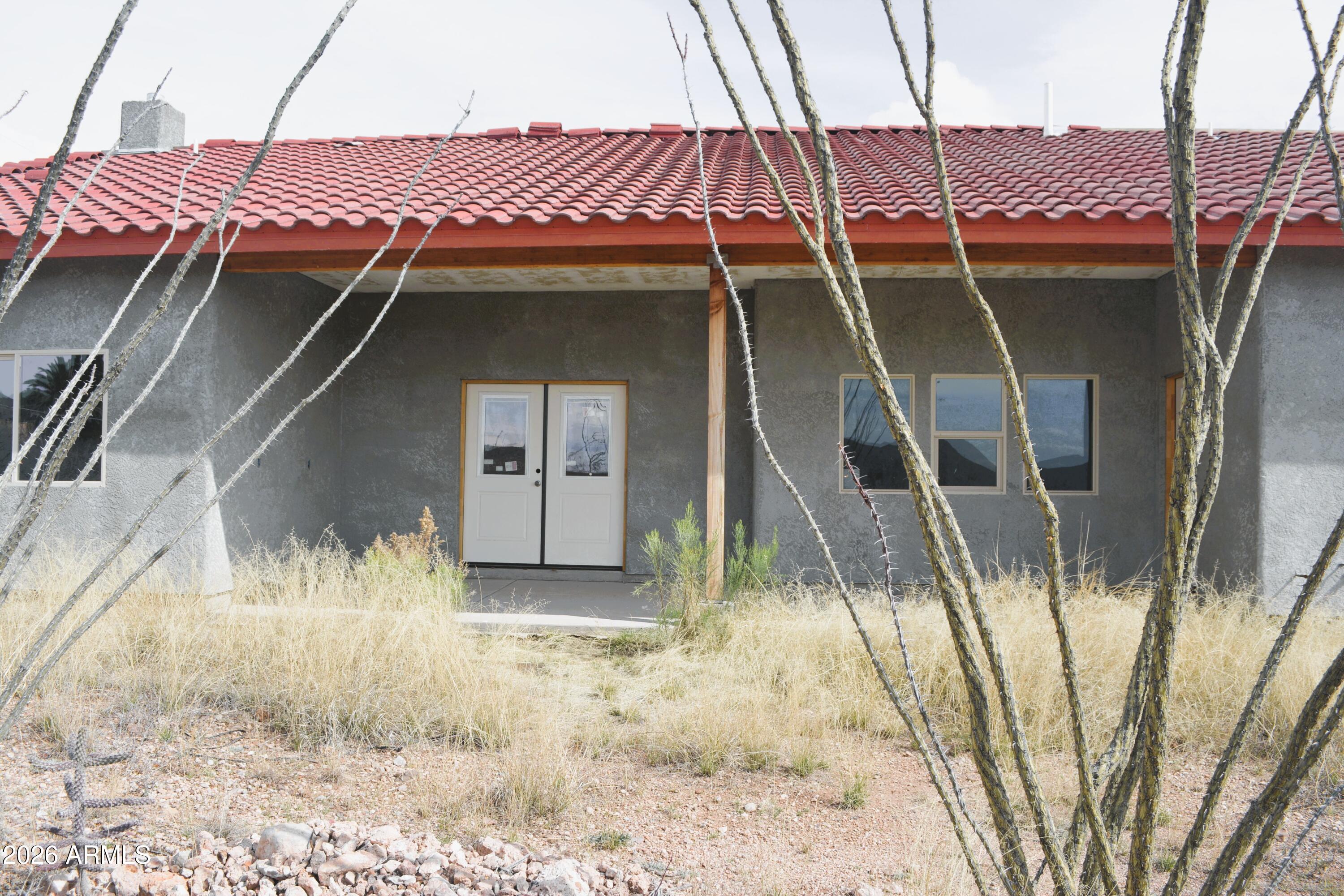 994 South Coy Street Bisbee, AZ 85603 - Photo 32 of 39 a front view of a house