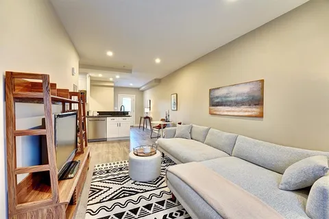 $3,800 | 621 Islington Street, Unit C, Portsmouth, NH 03801