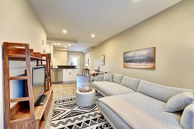 $3,800 | 621 Islington Street, Unit C, Portsmouth, NH 03801