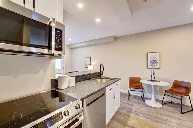 $3,800 | 621 Islington Street, Unit C, Portsmouth, NH 03801