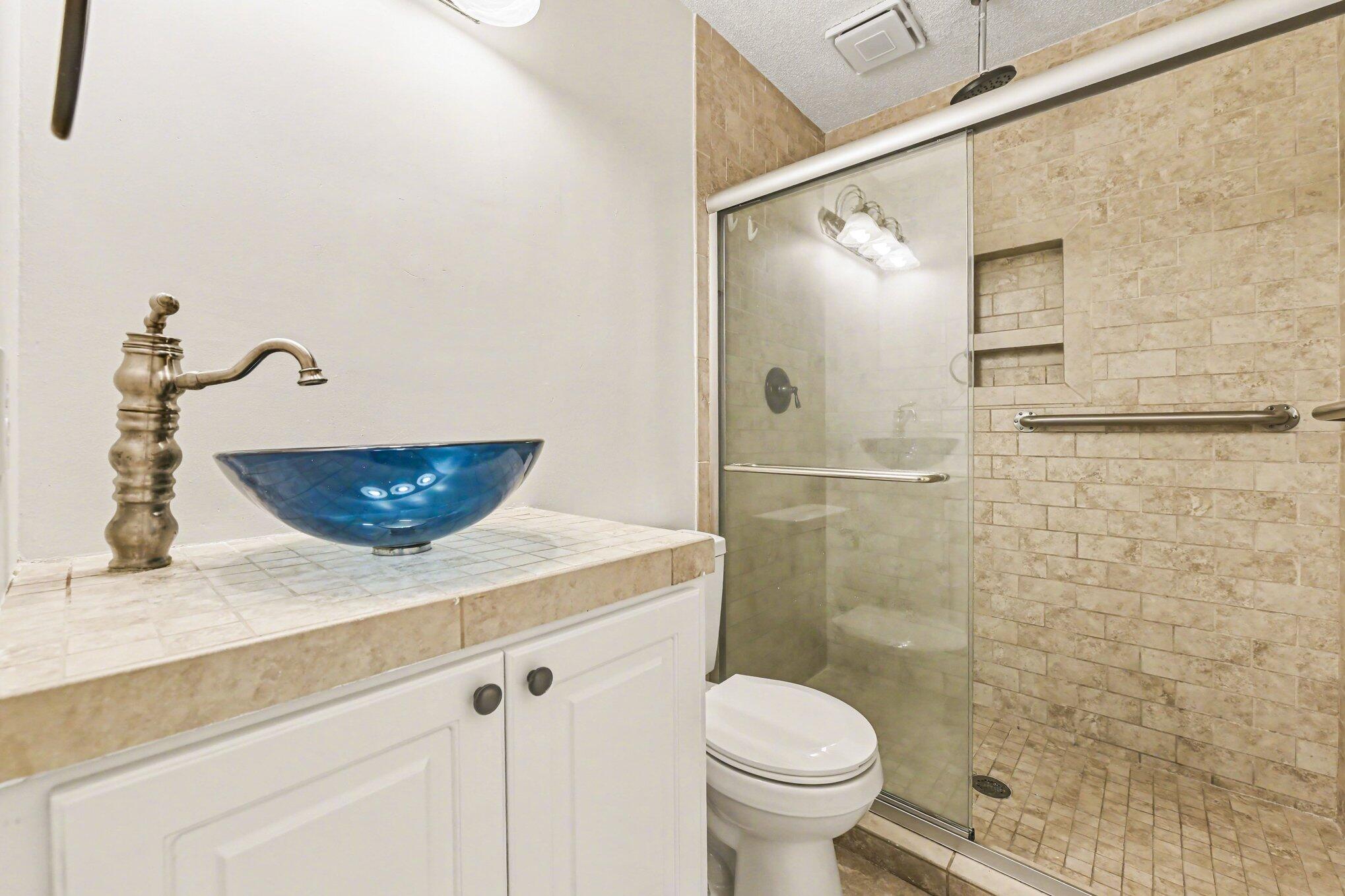 100 Kent Circle Ladson, SC 29456 - Photo 15 of 26 hall full bathroom