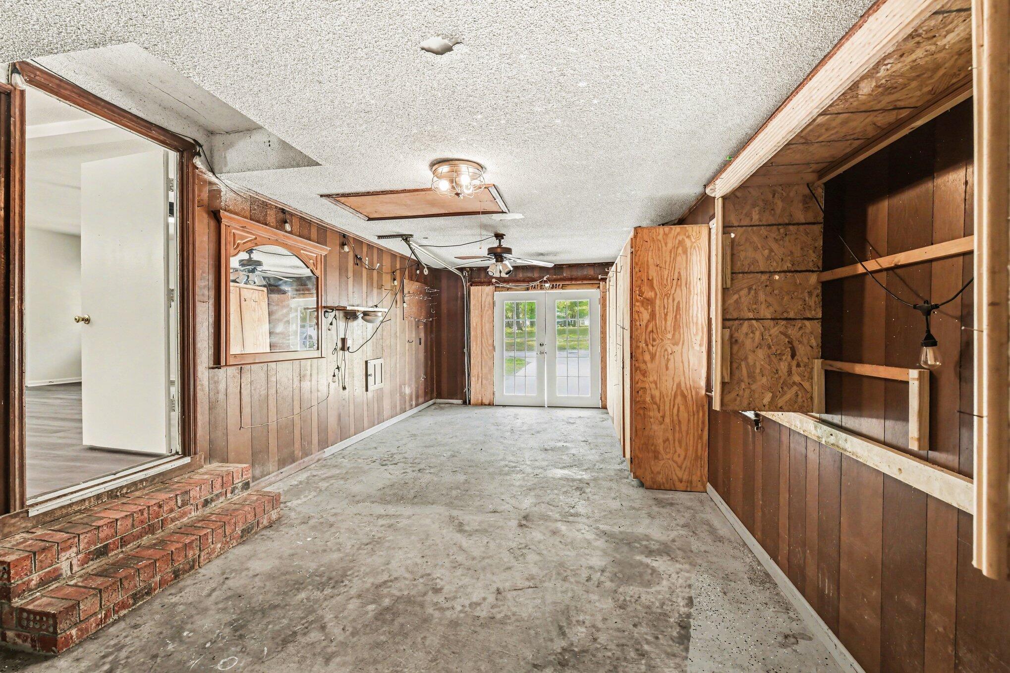 100 Kent Circle Ladson, SC 29456 - Photo 18 of 26 enclosed garage