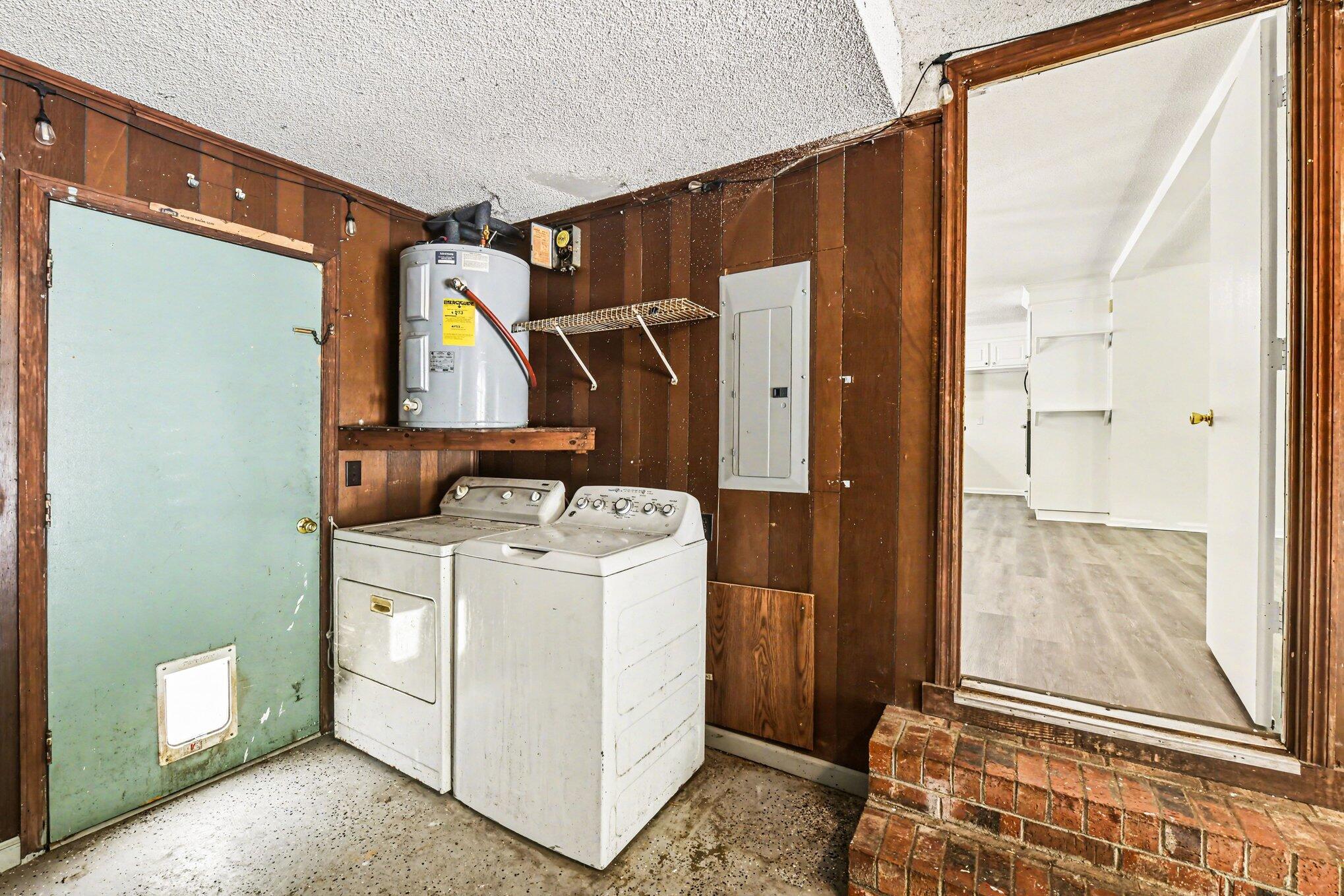 100 Kent Circle Ladson, SC 29456 - Photo 20 of 26 garage laundry