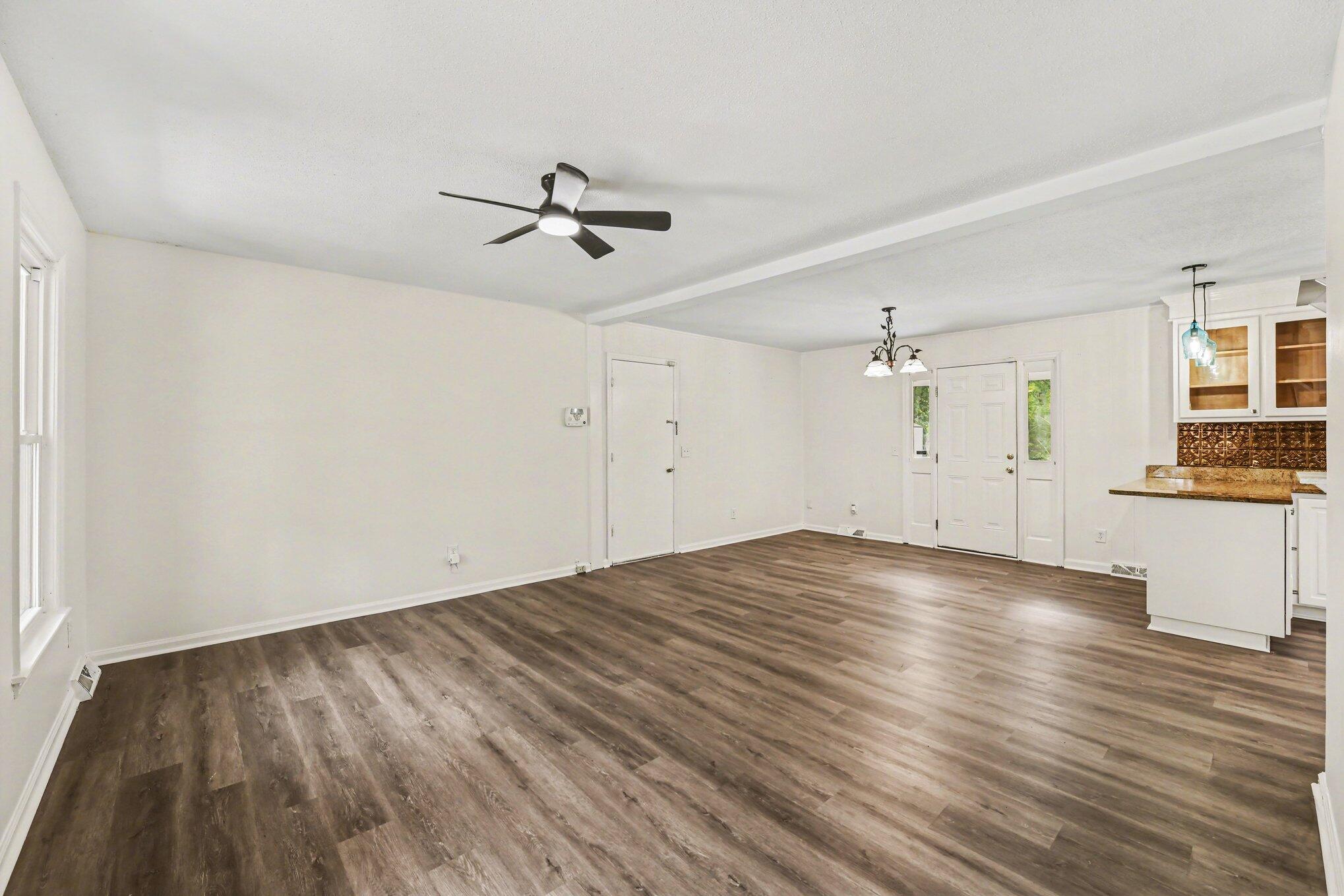 100 Kent Circle Ladson, SC 29456 - Photo 9 of 26 living/dining