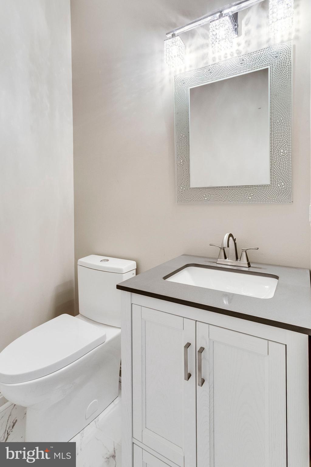 6153 Cobbs Road Alexandria, VA 22310 - Photo 3 of 29 Bath