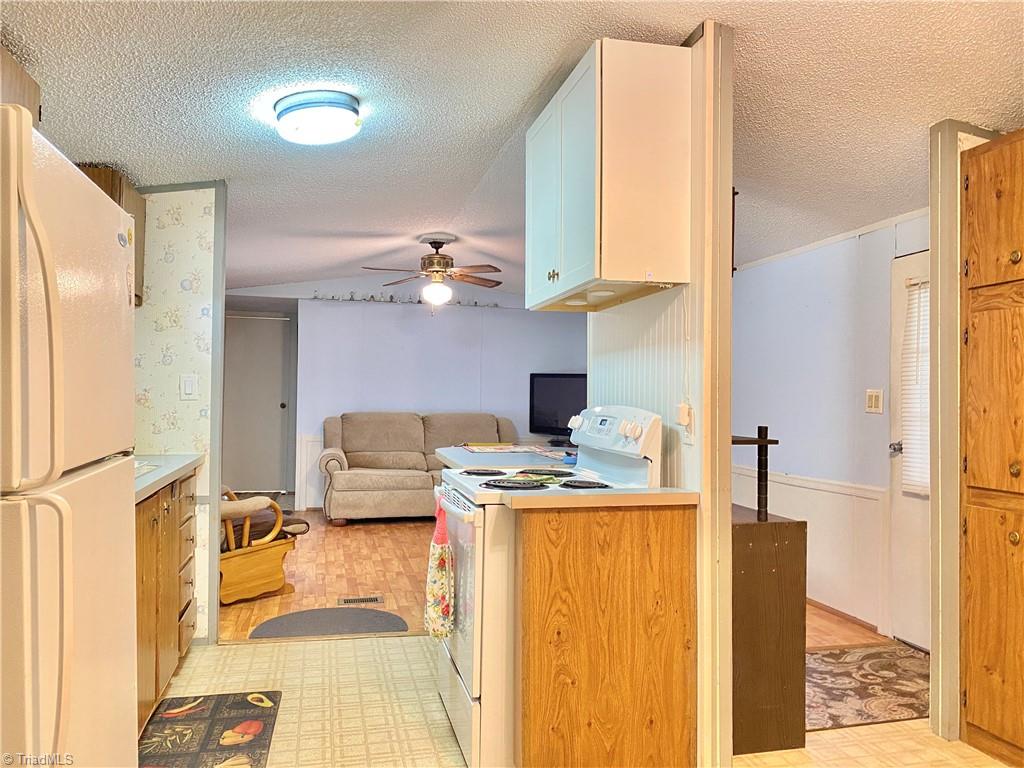 3067 Bingham Loflin Road Asheboro, NC 27205 - Photo 5 of 26