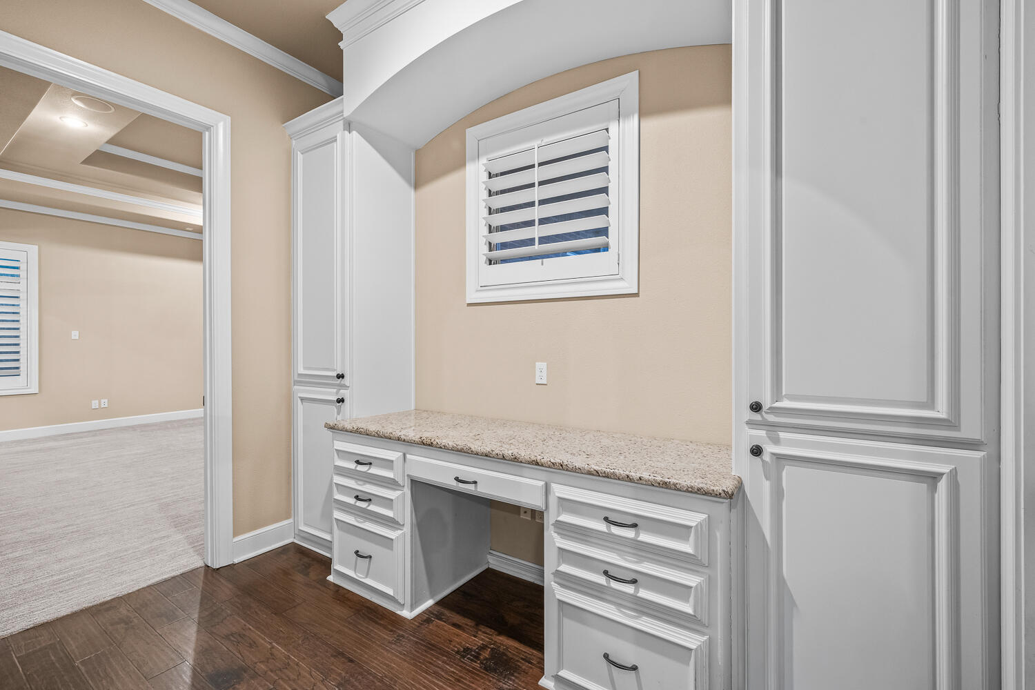 4509 103rd Street Lubbock, TX 79424 - Photo 42 of 94 a view of cabinets and window