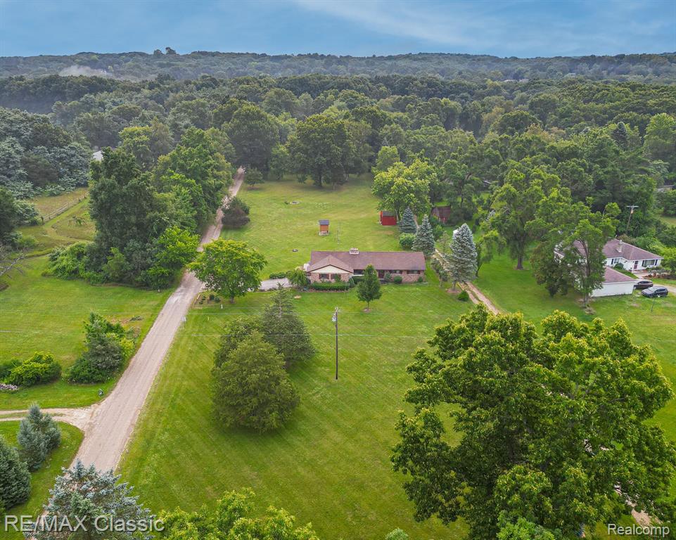 751 Martindale Road Milford, MI 48381 - Photo 6 of 14 Gallery Image 6