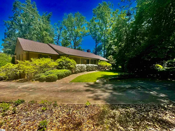 $647,900 | 213 Old Town Way, Simpsonville, SC 29681