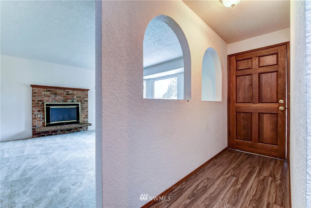 2718 175th Street Southeast Bothell, WA 98012 - Photo 2 of 17