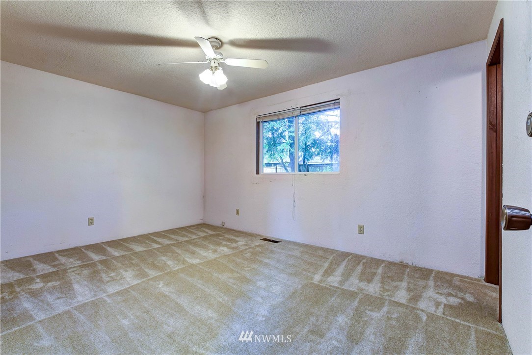 2718 175th Street Southeast Bothell, WA 98012 - Photo 11 of 17