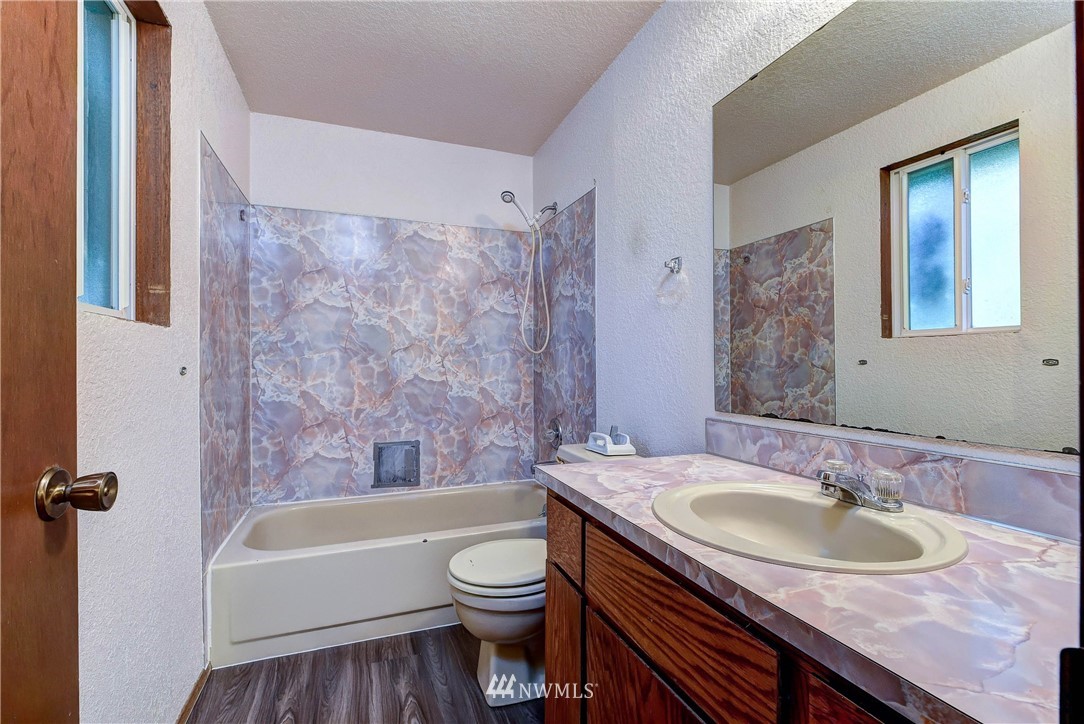 2718 175th Street Southeast Bothell, WA 98012 - Photo 12 of 17