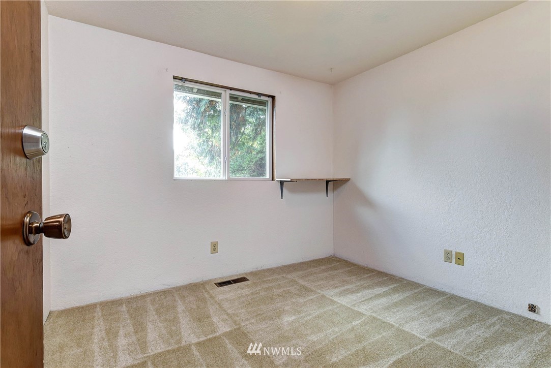 2718 175th Street Southeast Bothell, WA 98012 - Photo 13 of 17