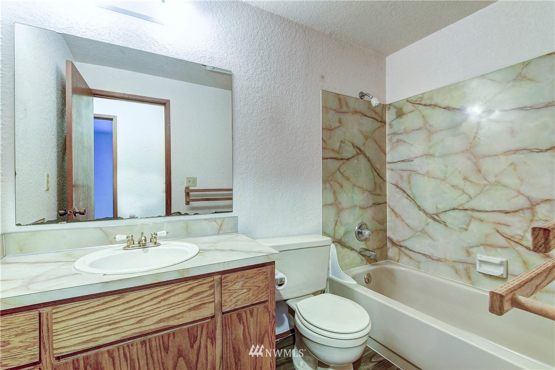 2718 175th Street Southeast Bothell, WA 98012 - Photo 14 of 17