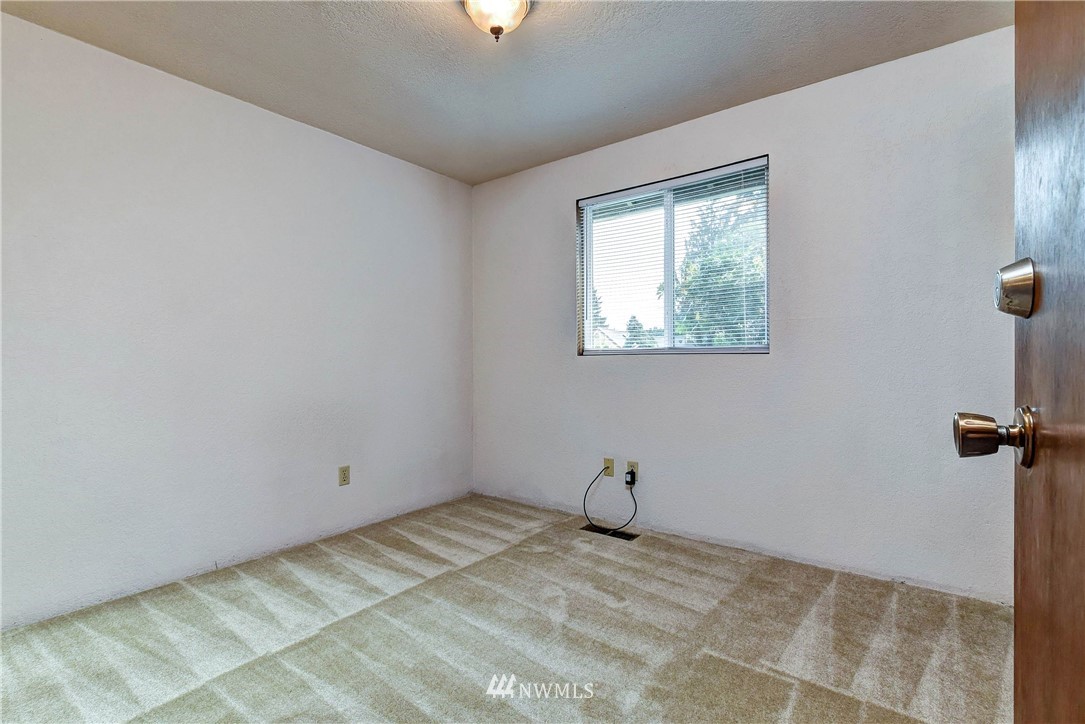 2718 175th Street Southeast Bothell, WA 98012 - Photo 15 of 17