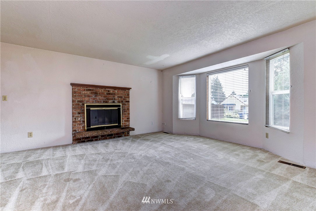 2718 175th Street Southeast Bothell, WA 98012 - Photo 4 of 17