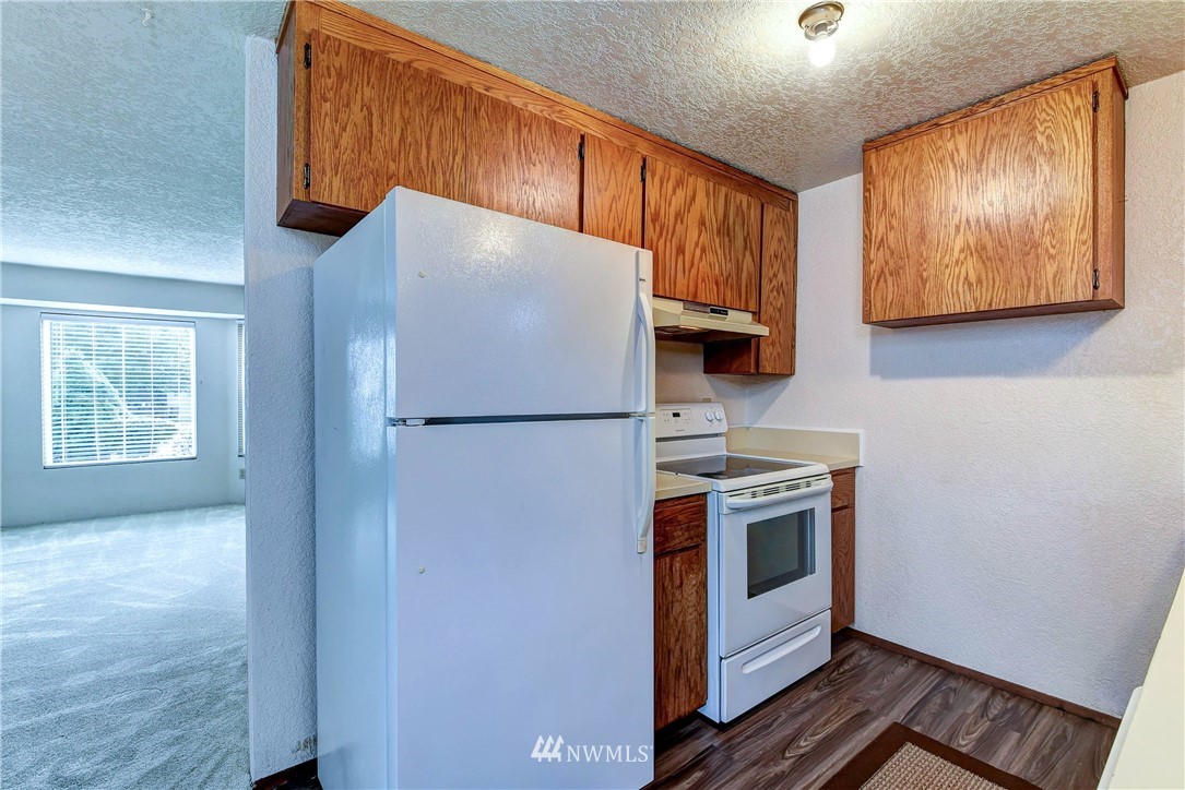 2718 175th Street Southeast Bothell, WA 98012 - Photo 7 of 17