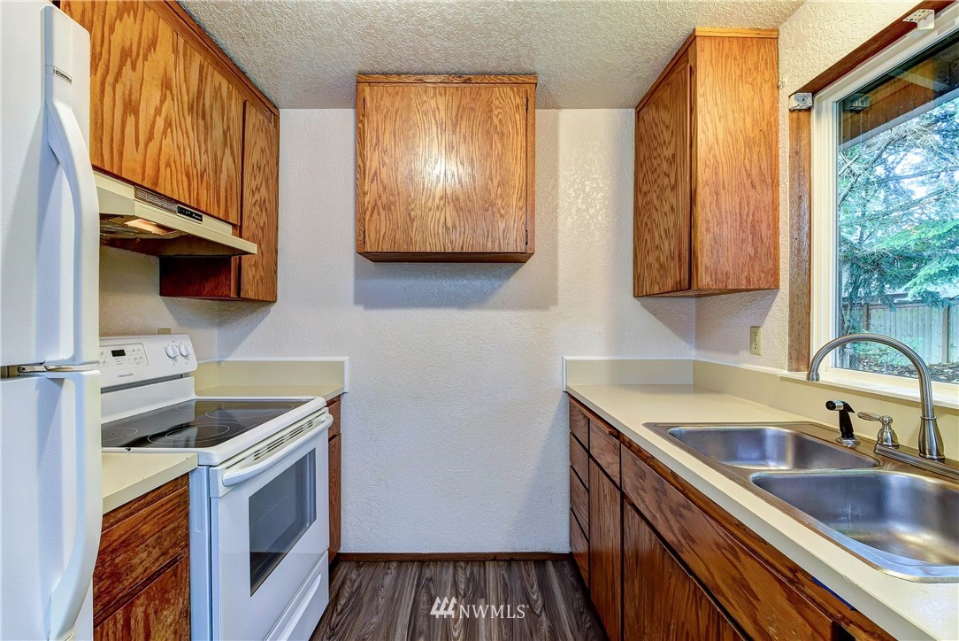 2718 175th Street Southeast Bothell, WA 98012 - Photo 8 of 17