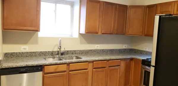 $1,300 | 1906 Grove Avenue, Unit GARDEN, Berwyn, IL 60402