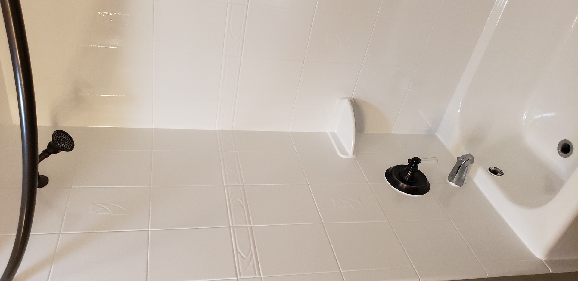 1906 Grove Avenue, Unit GARDEN Berwyn, IL 60402 - Photo 5 of 9 a bathroom with a shower