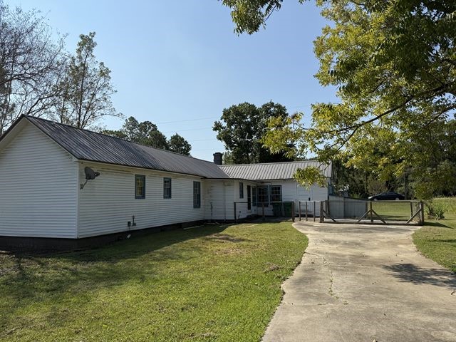 1106 Oak Townsend, GA 31331 - Photo 3 of 18