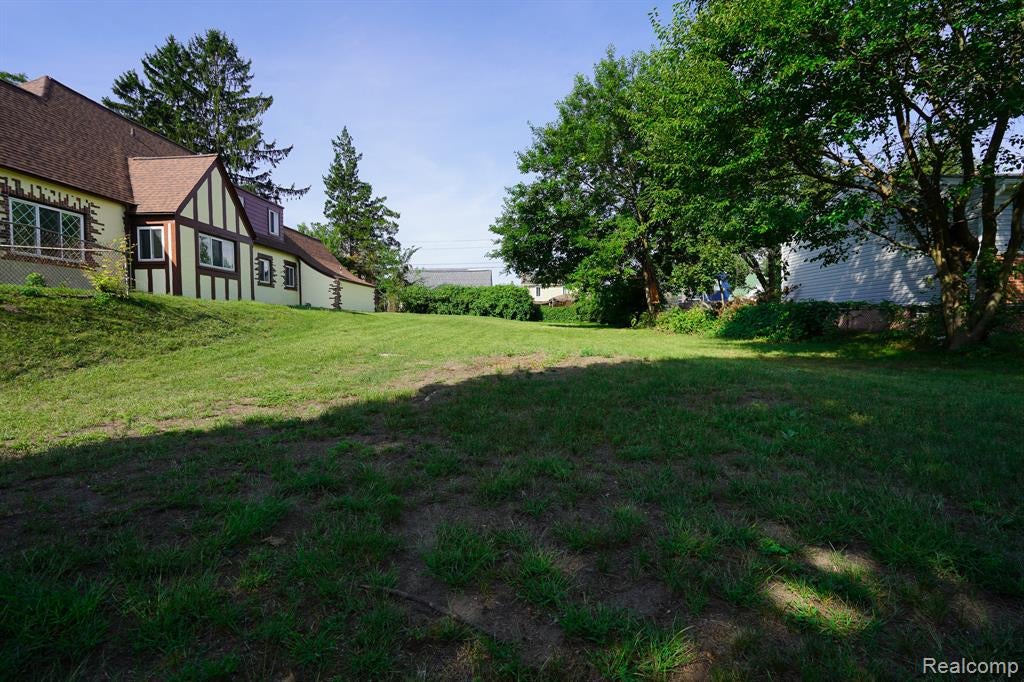260 Cherokee Road Pontiac, MI 48341 - Photo 8 of 98 Gallery Image 8